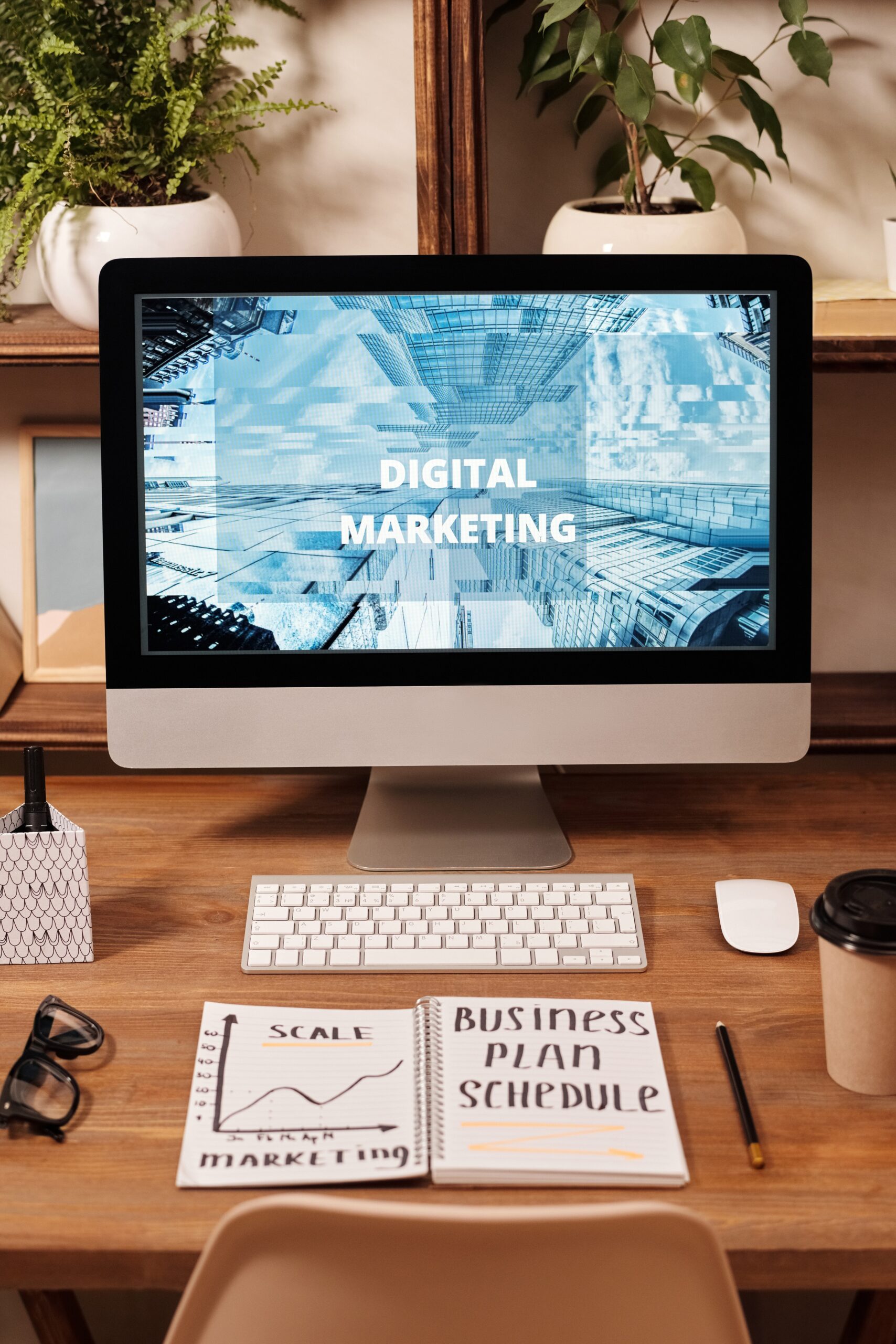 HOW TO BUILD A CAREER IN DIGITAL MARKETING?